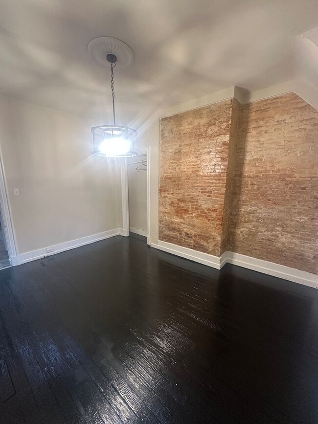 Photo - 409 Walnut St