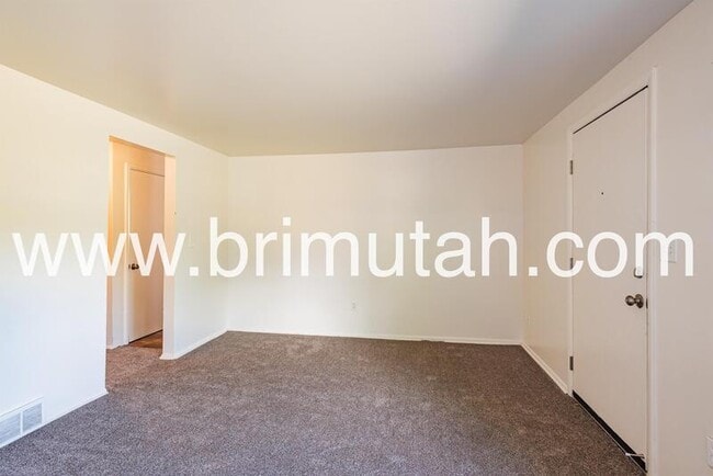 Photo - 410 Welby Ave S