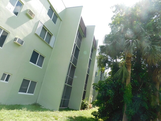 Photo - 1638 Embassy Dr Unit 302