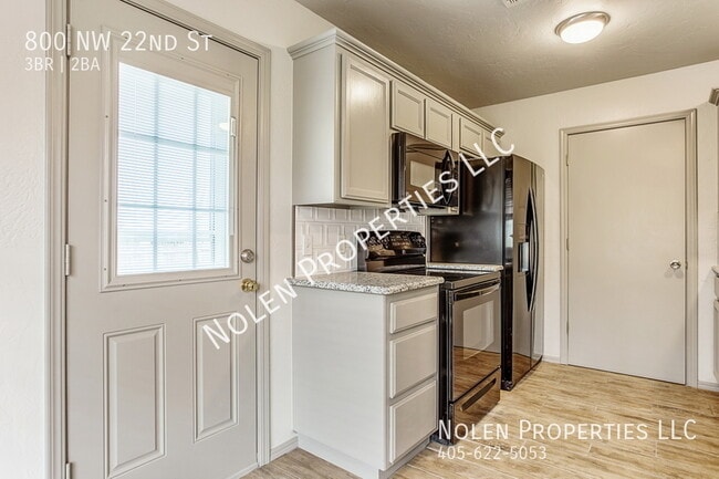 Photo - 800 NW 22nd St