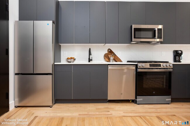 10 Commerce St Unit 2R