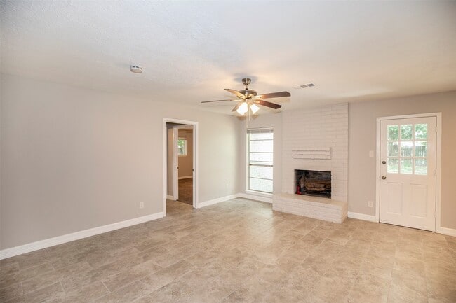 Photo - 802 Wavecrest Ln