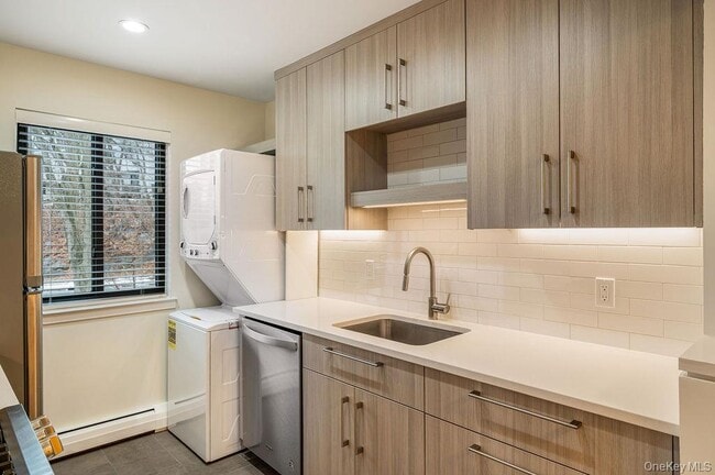 Photo - 30 Hillside Terrace Unit E