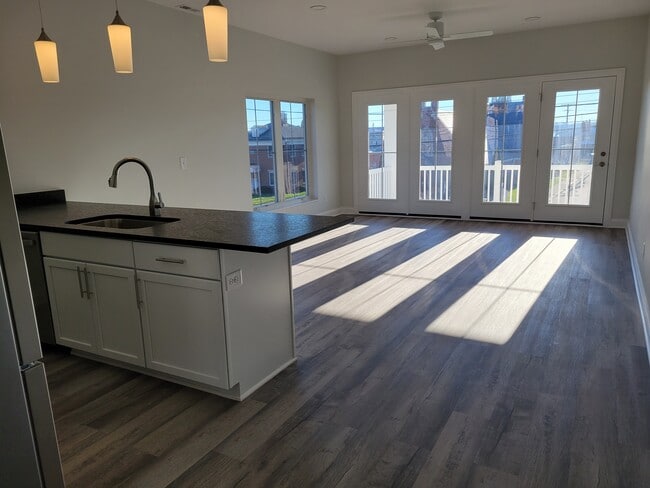 Photo - Buckeye Lake 1 Unit Apt B