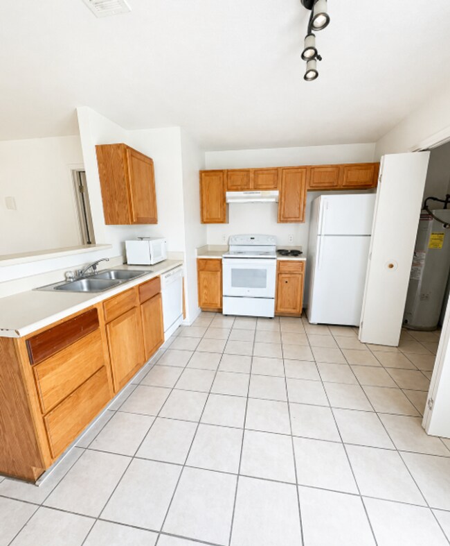 Photo - 3601 Malibu Ln Unit C