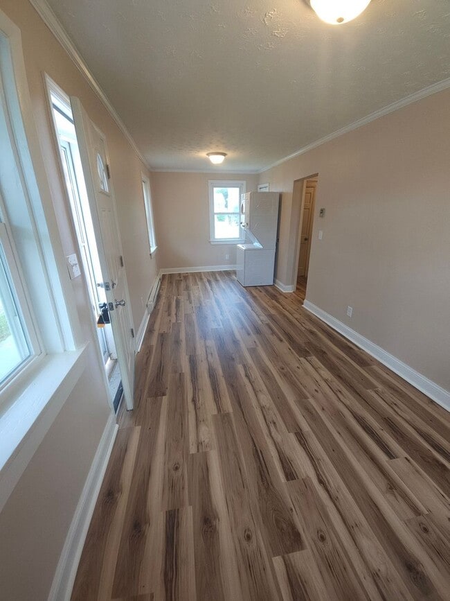 Photo - Newly Remodeled Cottage near downtown, walk to Kardinal Hall, Sticks & Health Food Store!