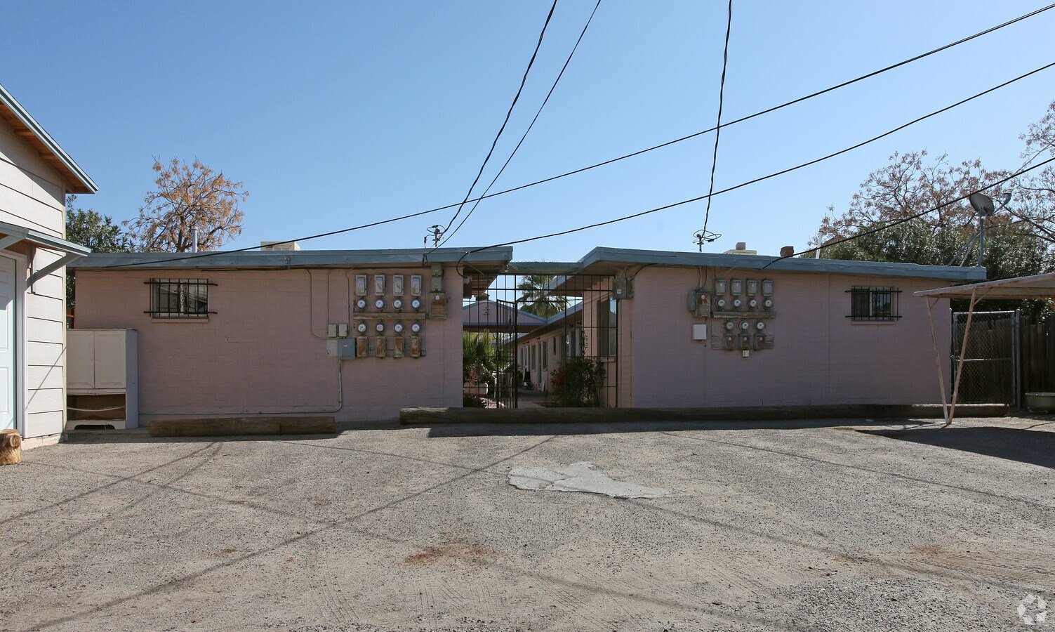 Photo - La Clarita Apartments