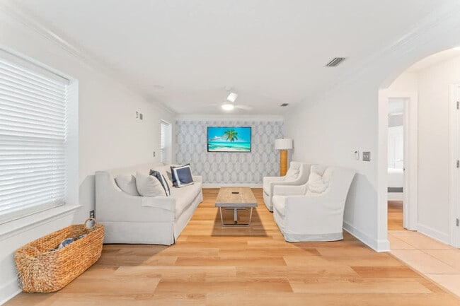 614 6th Ave S Unit SI ID1578427P