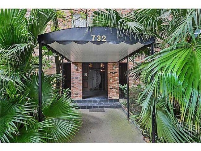 Building Photo - Condo Unit 306