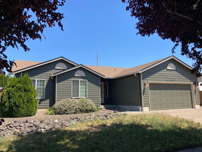 Building Photo - Super Clean 3 Bedroom Home with RV Parking!