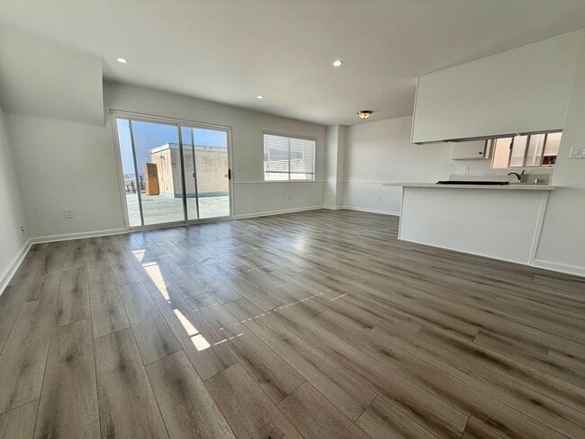 Photo - 520 Manhattan Ave Unidad D