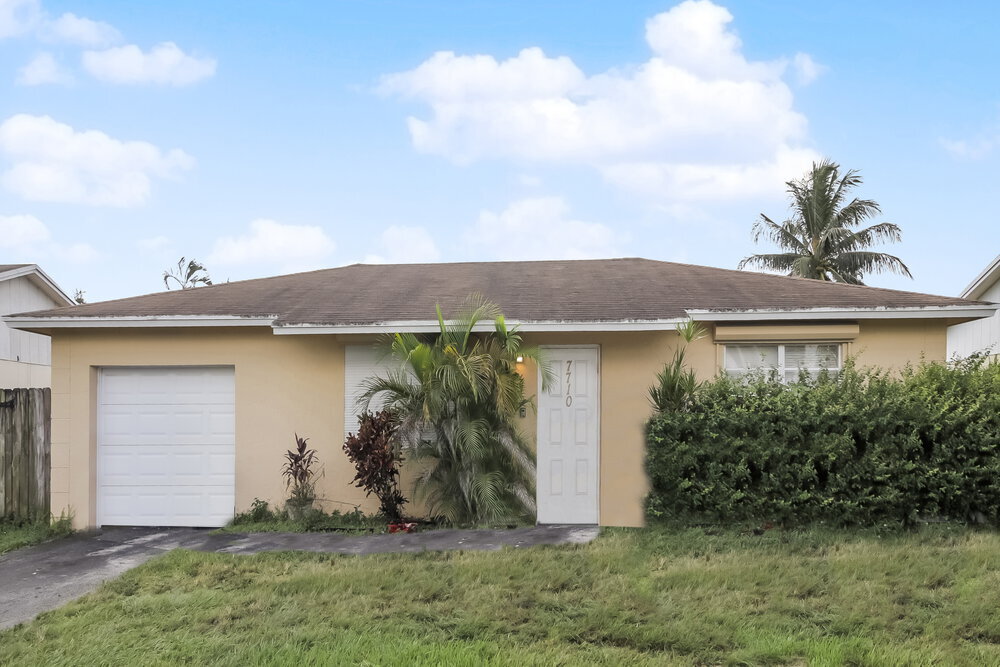 Photo - 7710 SW 6th St