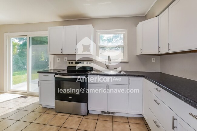 Photo - 2213 Dahlia Cir
