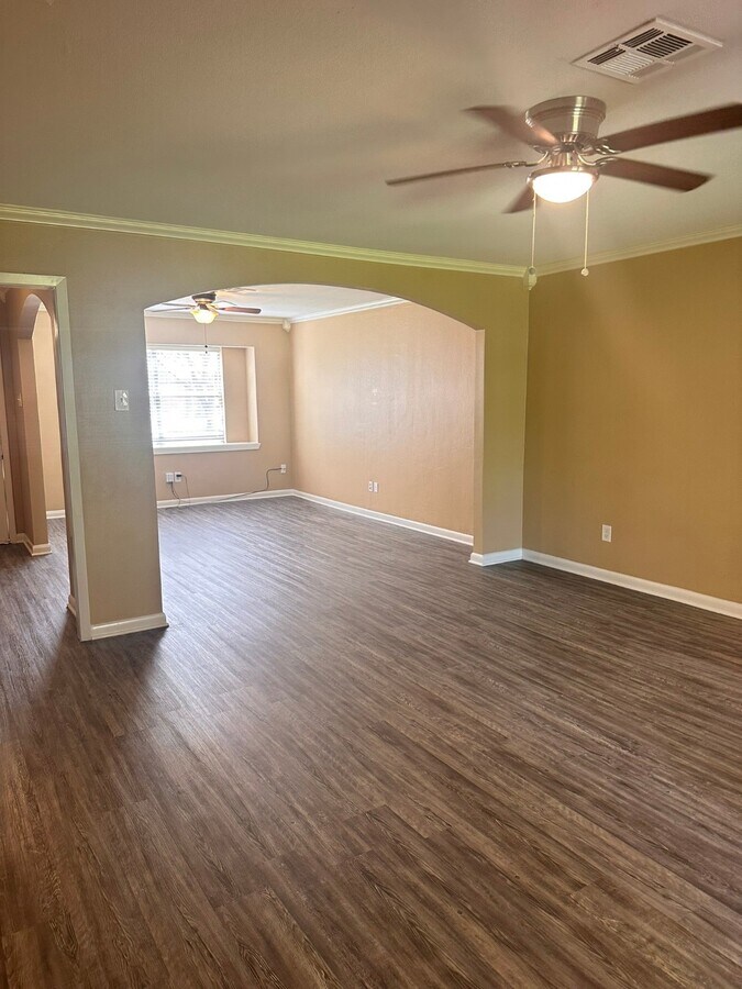 Photo - 5830 Effingham Dr