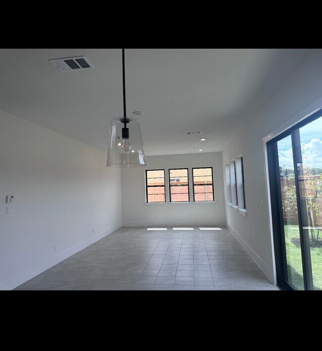 Photo - 3218 Royal Oaks Holw Ln