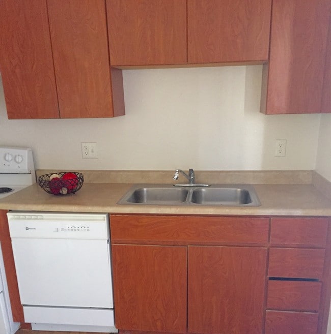 Photo - Crystal Pointe Apartments