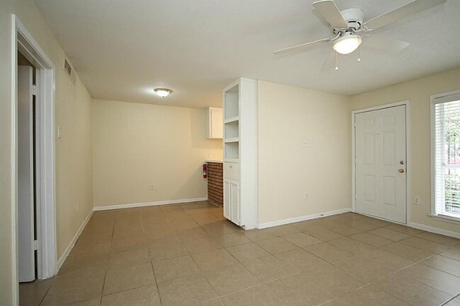 Photo - 3702 Flora St