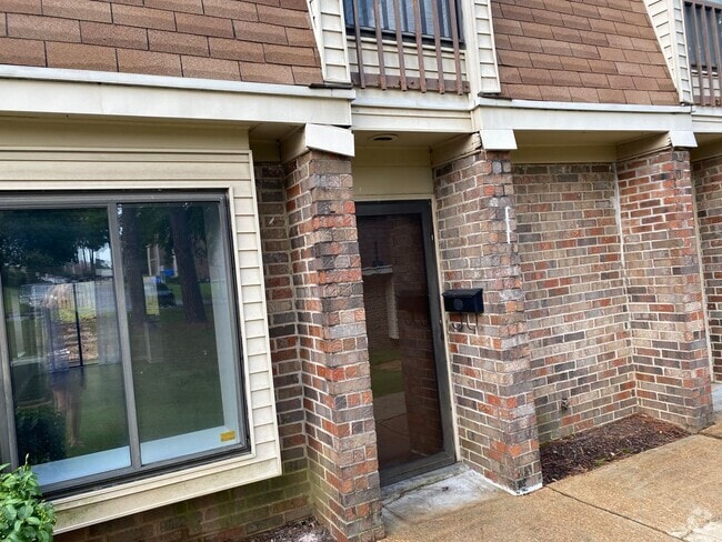 Building Photo - 2 bd 1.5 bath in Germantown Fountain Squar... Rental