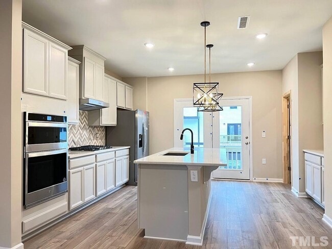 Photo - 4 Bedroom Luxury Townhome close to Raleigh Downtown