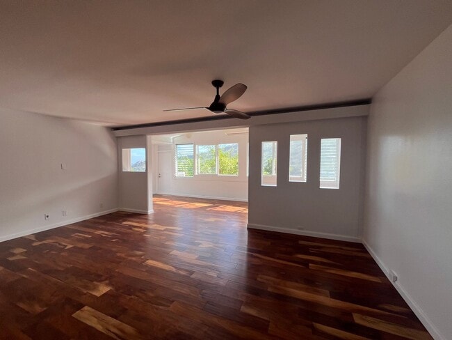 Photo - Renovated 6 Bedroom, 3.5 Bath Home with 2 Garages in Aina Haina