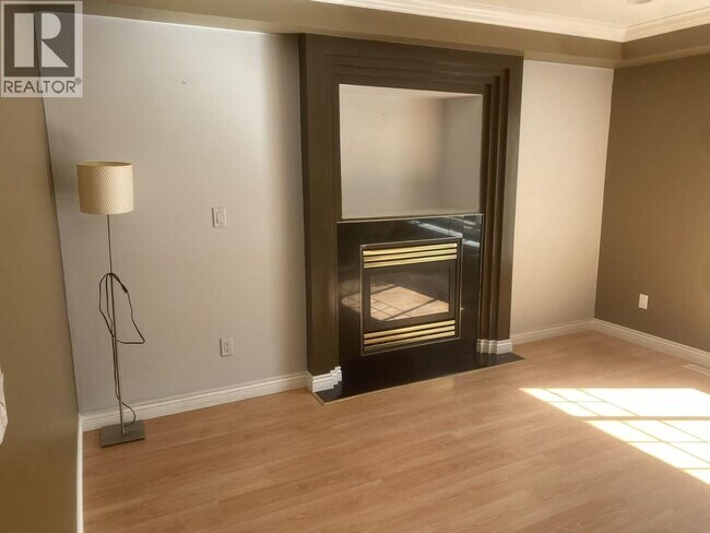 Photo - 2048 Parkway Blvd