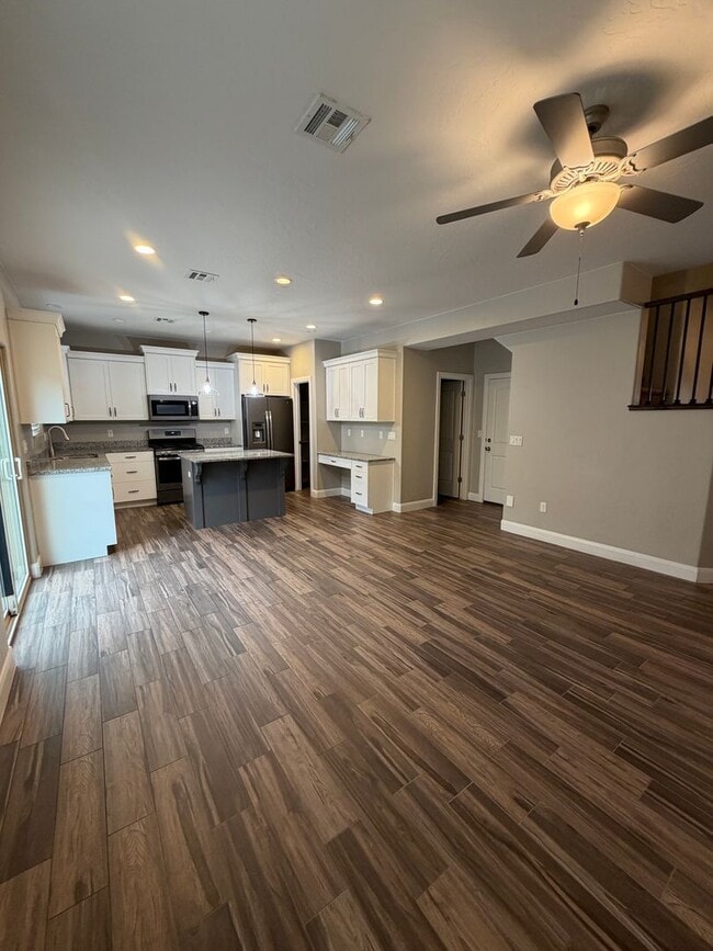 Photo - Luxury Townhome in Santa ClaraStunning 3 BR, 2.5 BA Townhome with Spectacular Views!