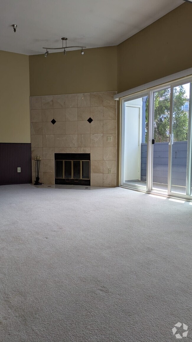 Building Photo - 1100 Harrington Ave NE Unit 309 Rental