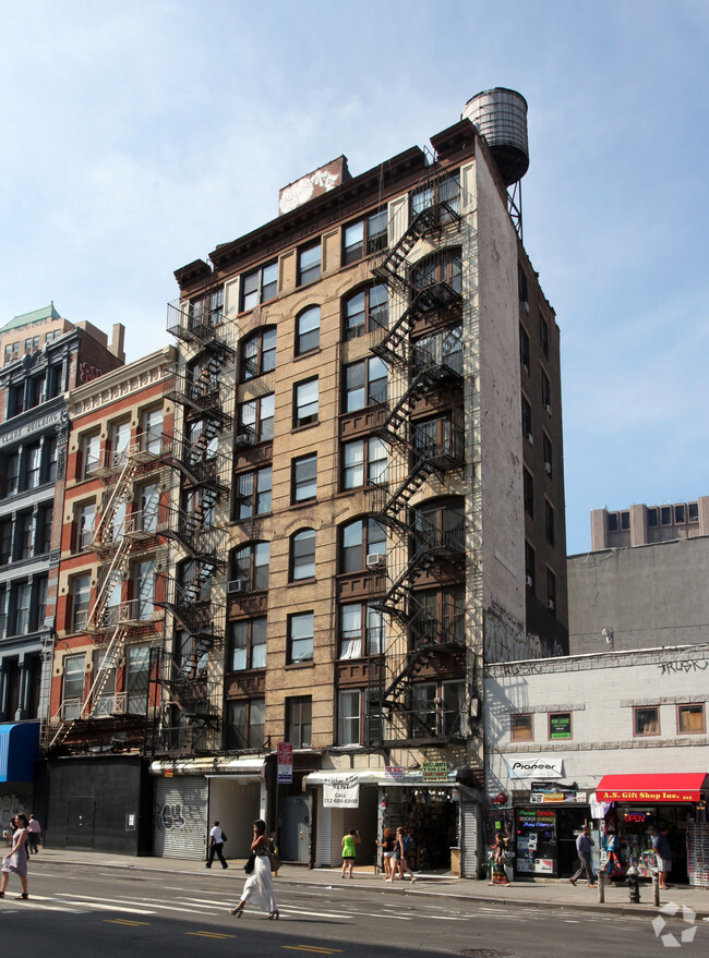 Photo - The Clark Building Apartments