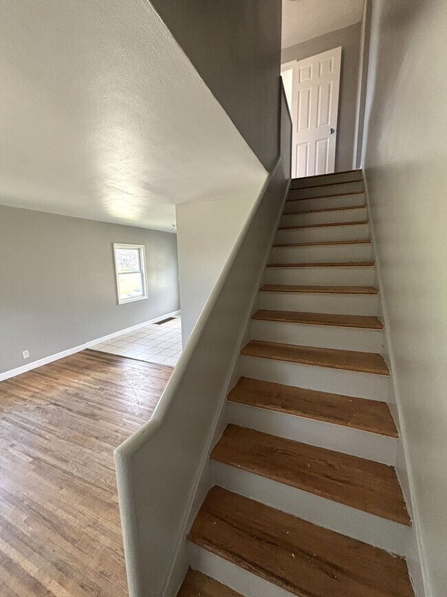 Photo - Spacious 2 bedroom Townhouse for rent!!