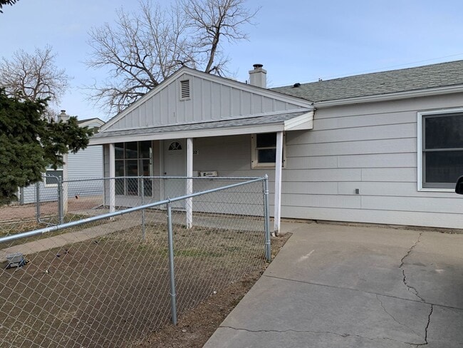 Building Photo - 3 Bedroom, 1 Bath, 1 Level Home for Rent