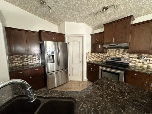 Photo - 4 bedroom in Grande Prairie AB T8W 2M8