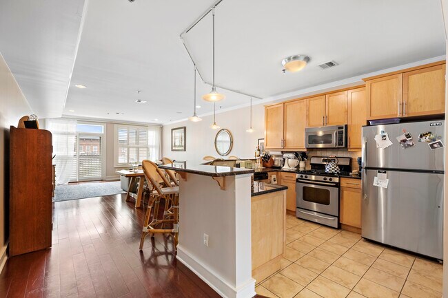 Photo - 615 Adams St Unit 4E