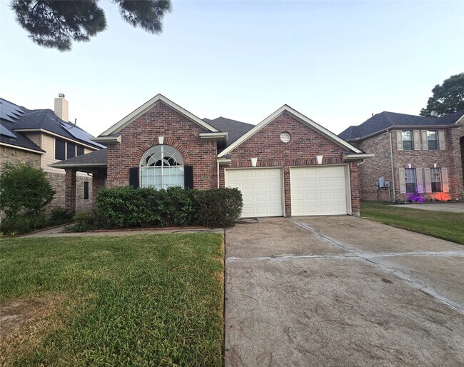 Photo - 15523 Clear Valley Dr