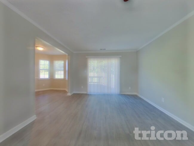 Photo - 235 Chattaroy Dr