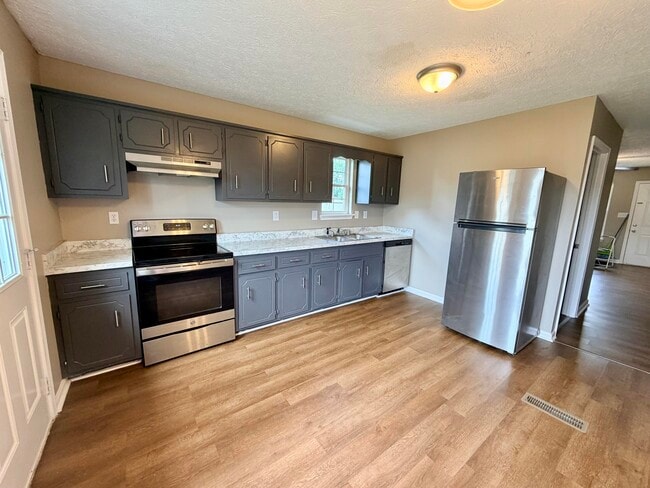 Photo - 922 L C Ave