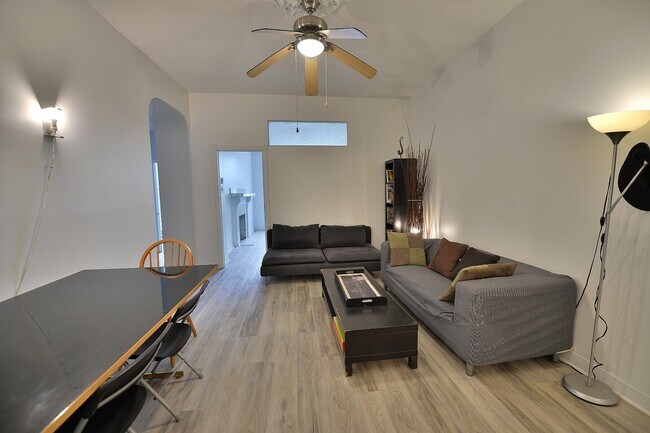 Photo - 900 Sherbrooke St W Unit 12