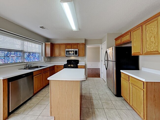 Photo - 3930 Lake Lanier Dr NW