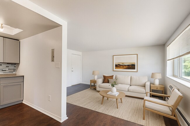 Photo - 809 N Dexter St Unit 104