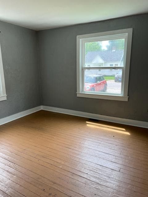 Photo - 213 E Warfield St