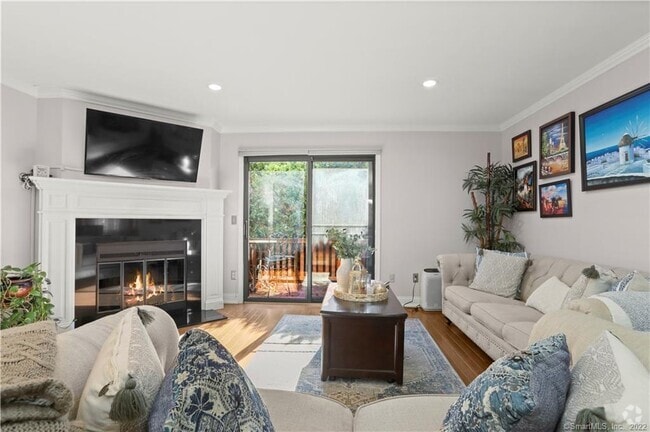 Building Photo - 130 Fillow St Unit 13 Rental