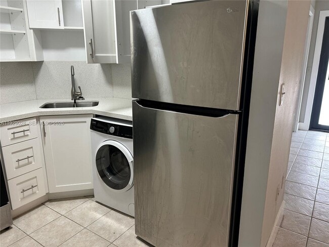 Photo - 335 SW 20th St Unidad 7