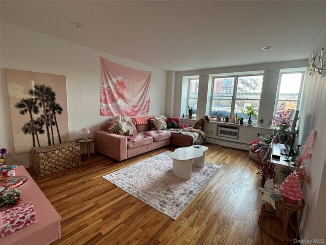 Photo - 25 W Broadway Unit 105