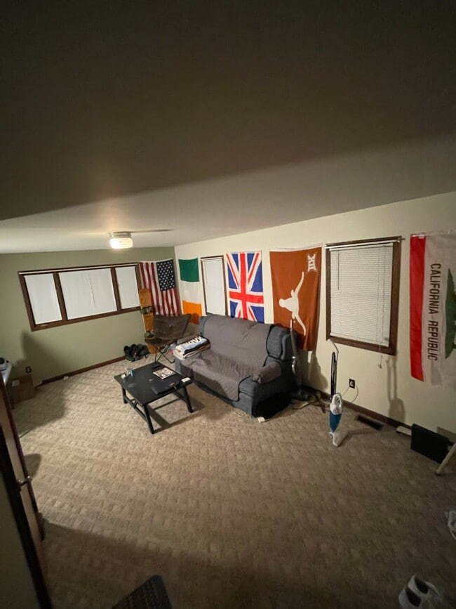 Living Room - 11 Woolerton St Unit Lower 1 Bedroom