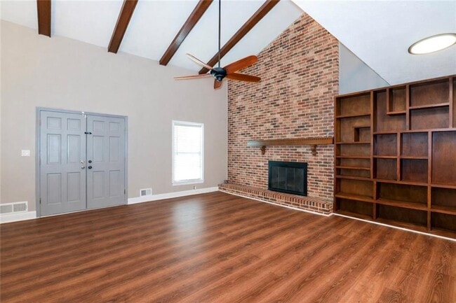 Photo - 3052 Riviera Dr