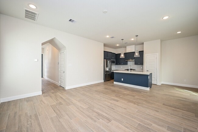 Photo - 651 Press St