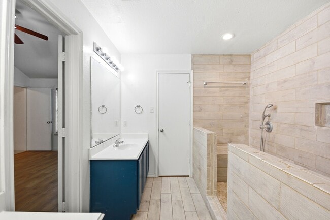 Photo - 111 Thunder Basin Dr