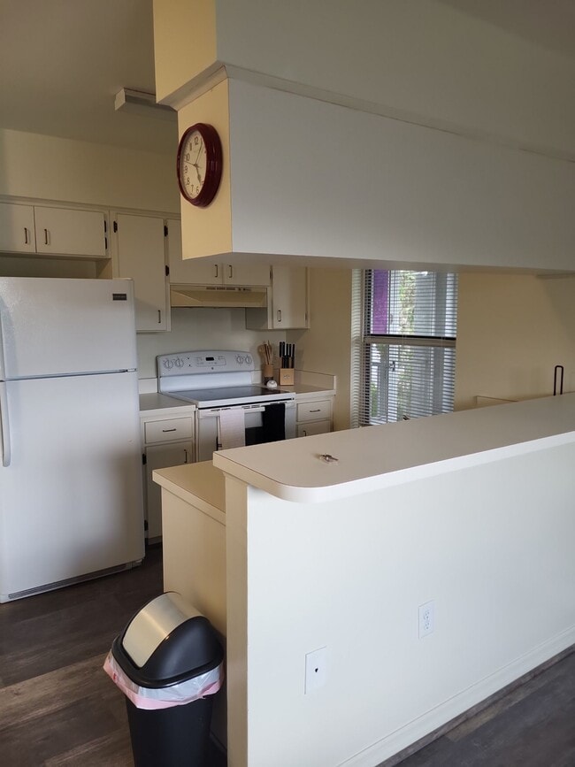 Photo - 943 SE Mayo Dr