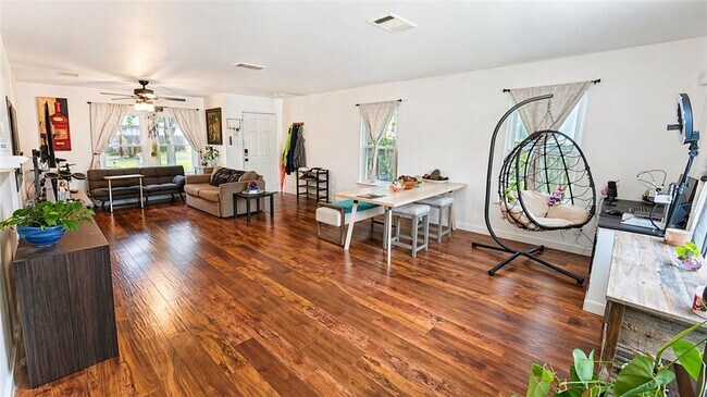 Photo - 1405 Sheltie Ln