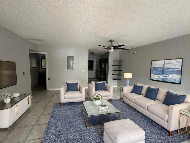 Photo - 3720-3726 NW 115th Way Unidad 3720