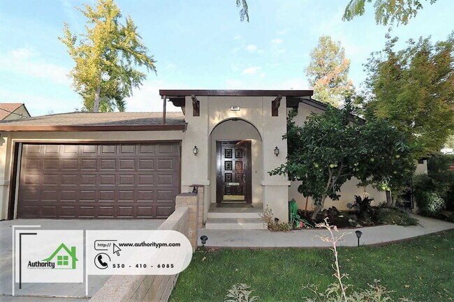 875 Lakeview Dr